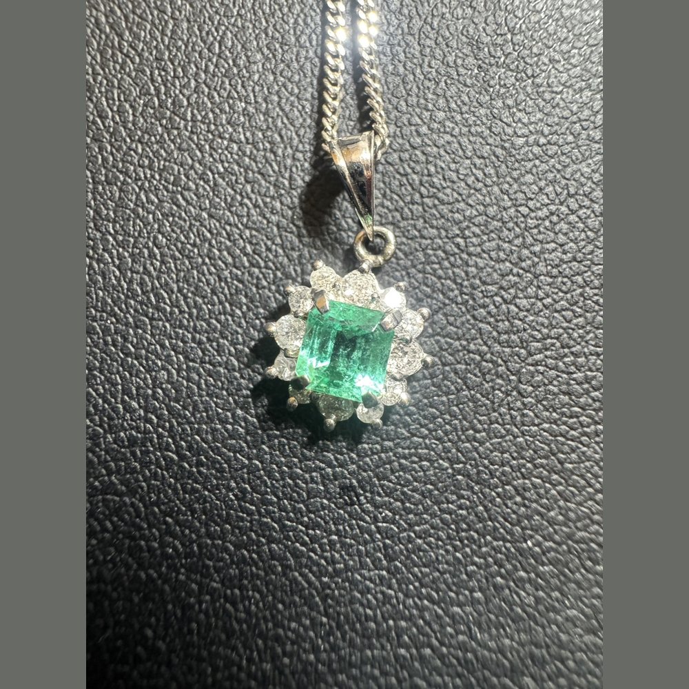 Pt850 エメラルドのネックレス 買取実績